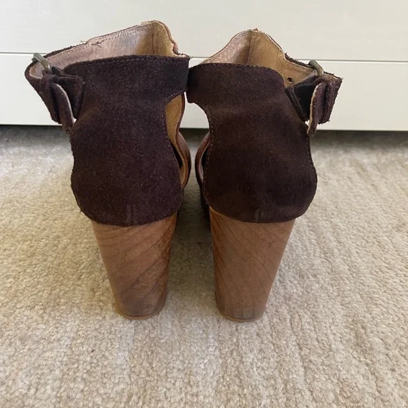 Brown Leather Women's Clogs - Picture 3 of 8
